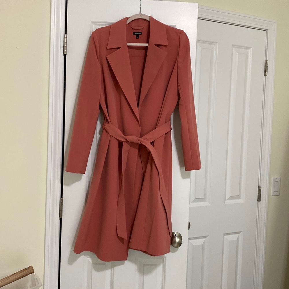 Tie waste spring coat worn once